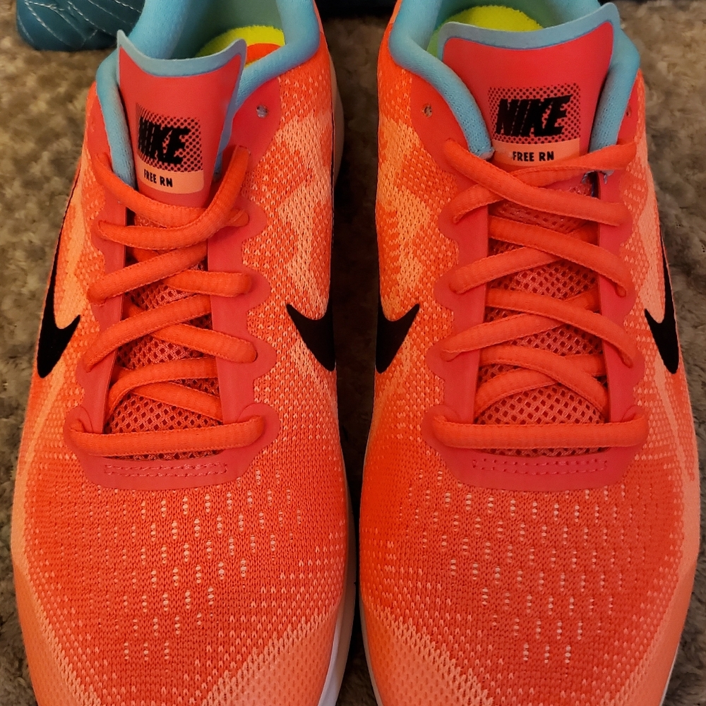 ATHLETIC SHOES